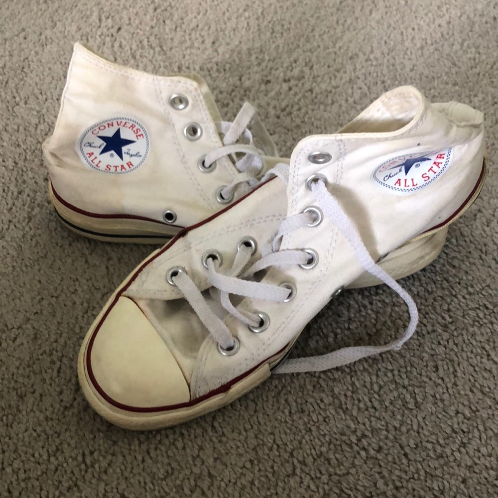 Worn White woman Converse 7.5